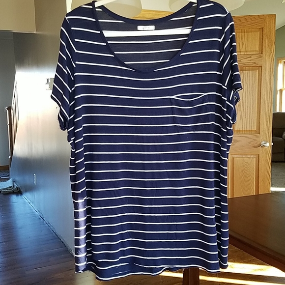 Maurices Tops - Maurices 2X pocket t shirt Navy stripe